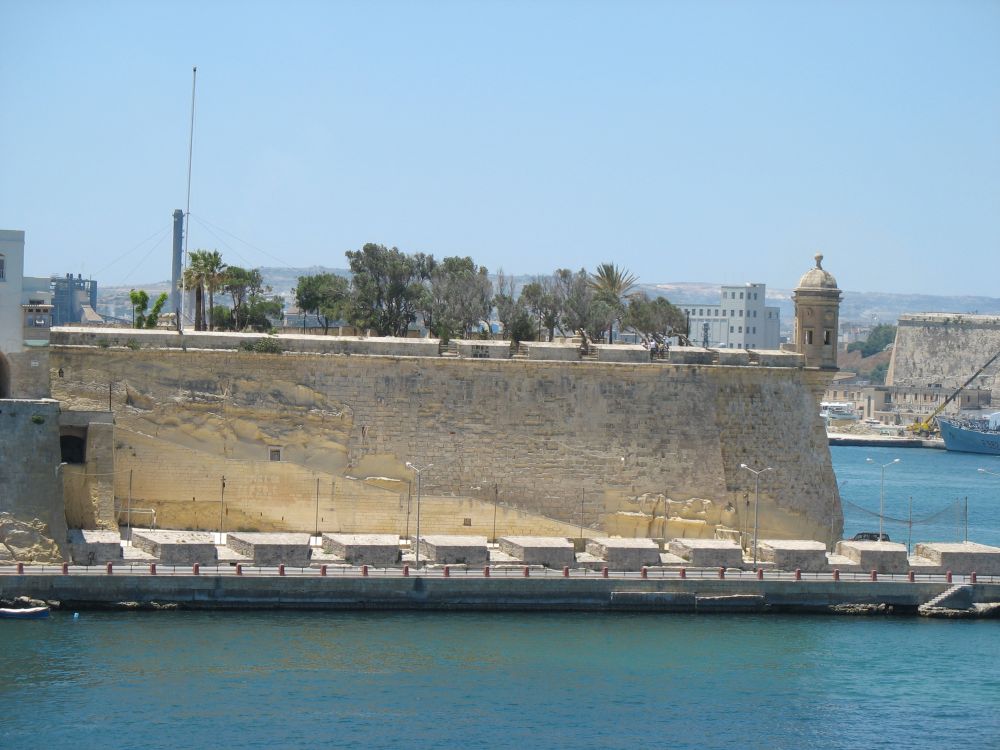The Three Cities & Wine Tasting Tour