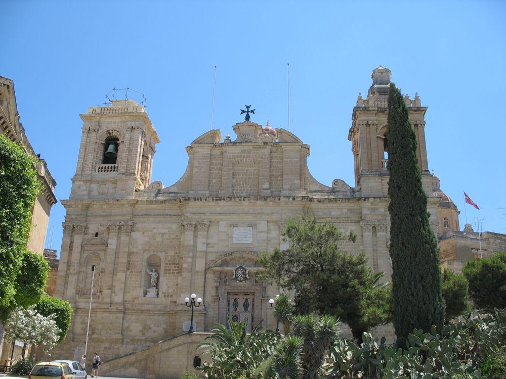 The Three Cities & Wine Tasting Tour