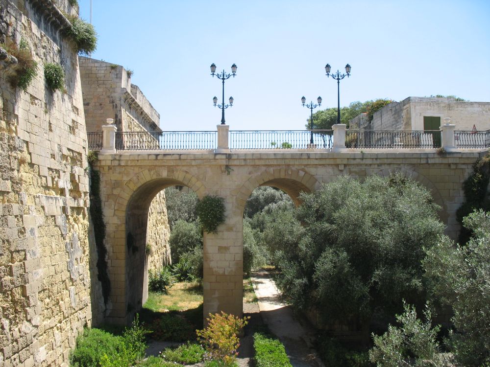The Three Cities & Wine Tasting Tour
