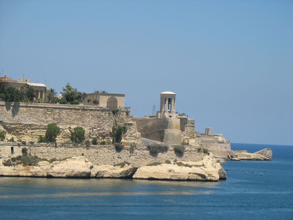The Three Cities & Wine Tasting Tour