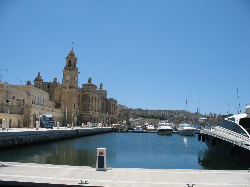 The Three Cities & Wine Tasting Tour